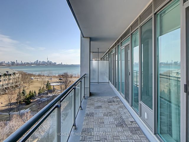 606 - 2119 Lakeshore Blvd W