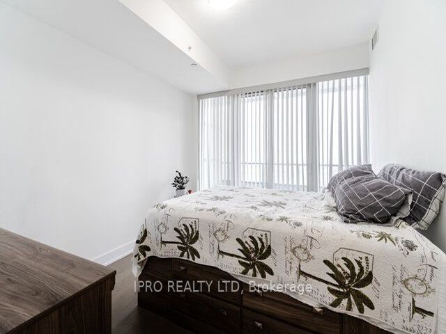 2221 - 30 Shore Breeze Dr