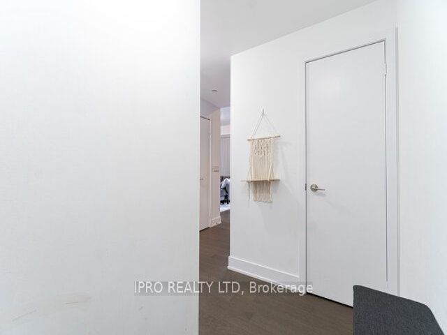 2221 - 30 Shore Breeze Dr
