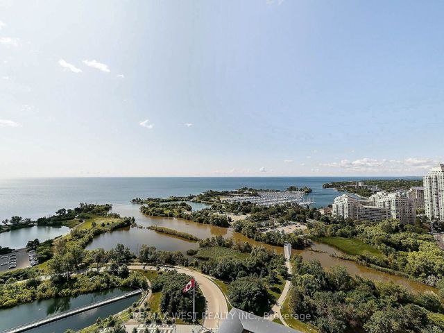 923 - 30 Shore Breeze Dr