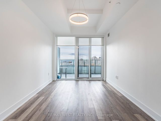 923 - 30 Shore Breeze Dr
