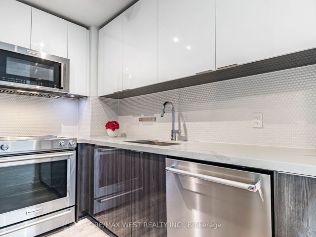 923 - 30 Shore Breeze Dr