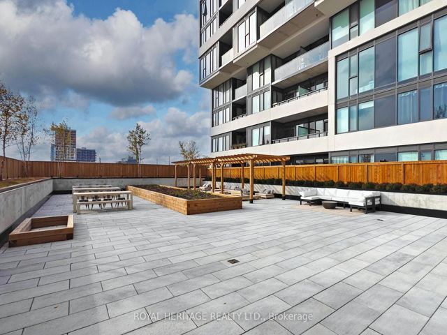 423 - 859 The Queensway