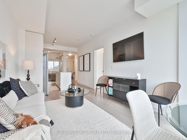 423 - 859 The Queensway