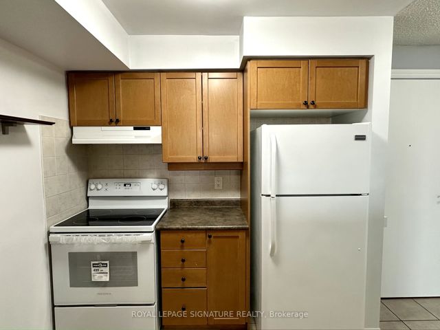 822 - 700 Humberwood Blvd