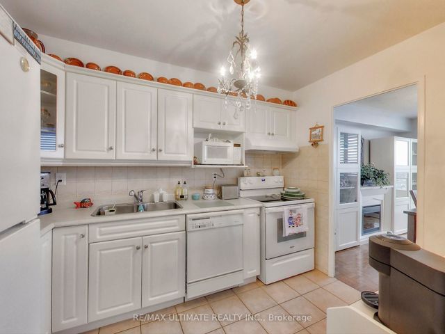 2217 - 360 Ridelle Ave