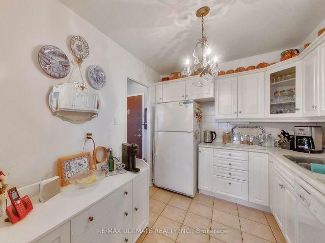 2217 - 360 Ridelle Ave