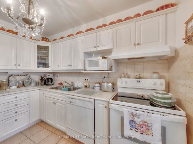 2217 - 360 Ridelle Ave