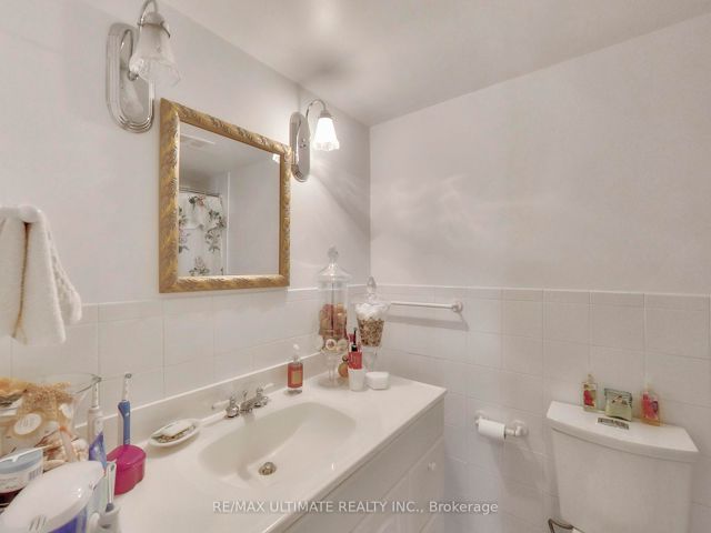 2217 - 360 Ridelle Ave