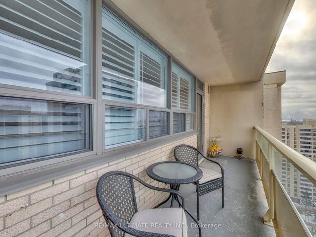 2217 - 360 Ridelle Ave
