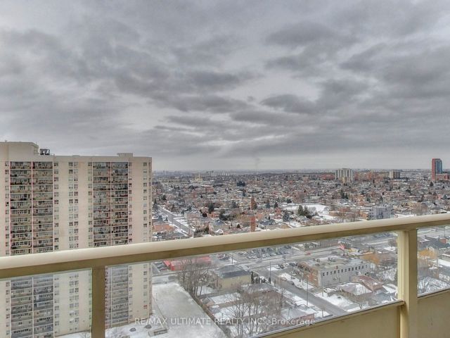 2217 - 360 Ridelle Ave