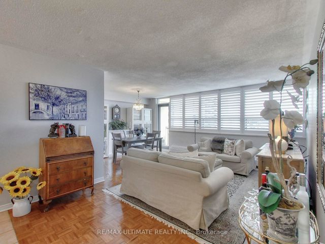 2217 - 360 Ridelle Ave