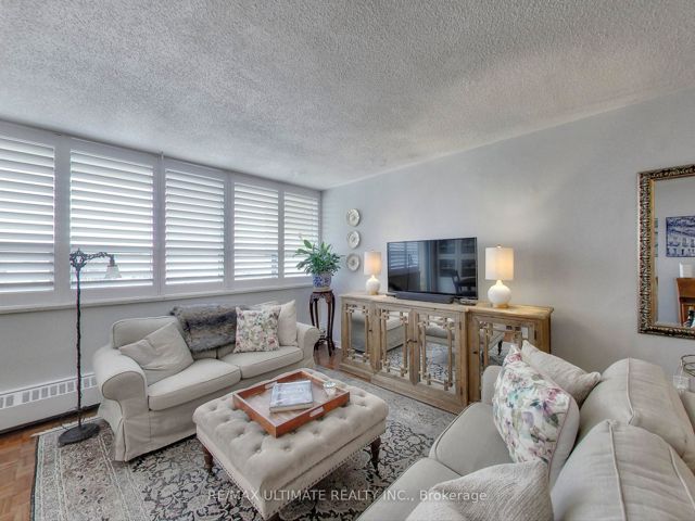 2217 - 360 Ridelle Ave