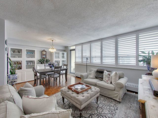 2217 - 360 Ridelle Ave