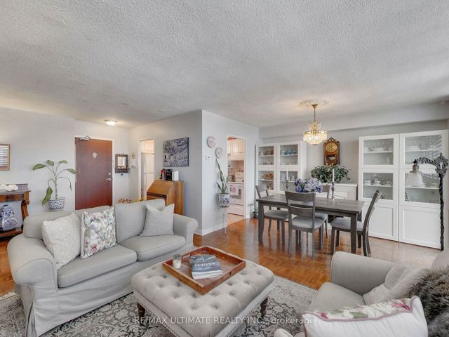 2217 - 360 Ridelle Ave