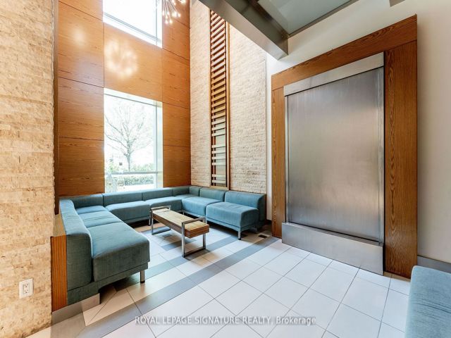 527 - 165 Legion Rd N