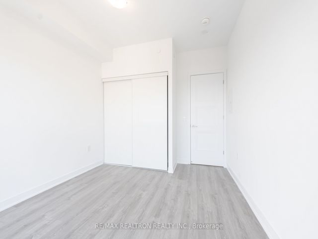 1004 - 25 Neighbourhood Lane