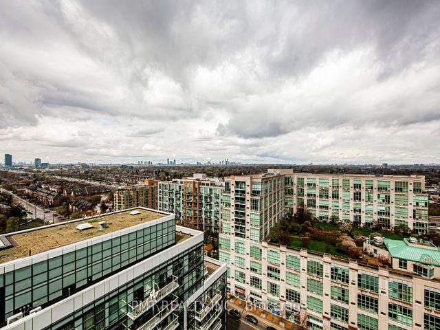 1710 - 251 Manitoba St
