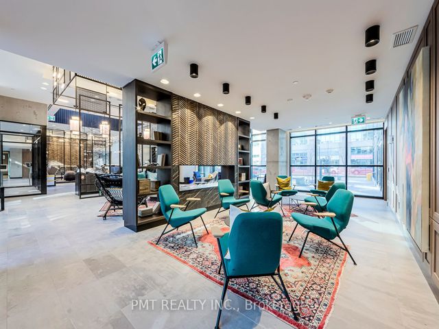 1710 - 251 Manitoba St