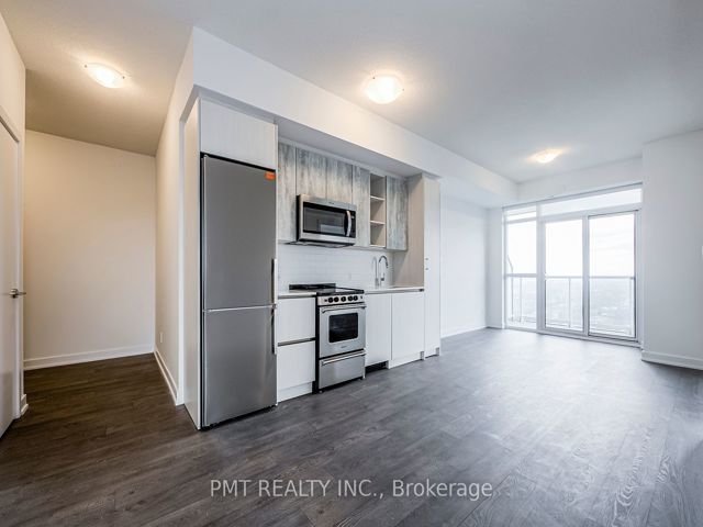 1710 - 251 Manitoba St