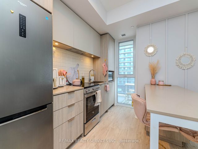 608 - 70 Annie Craig Dr