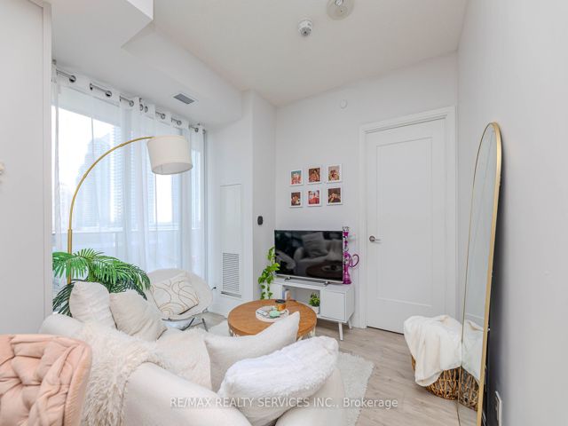 608 - 70 Annie Craig Dr