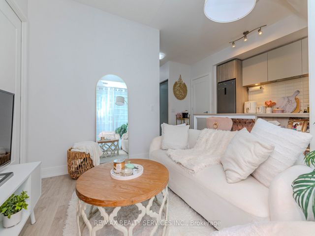 608 - 70 Annie Craig Dr