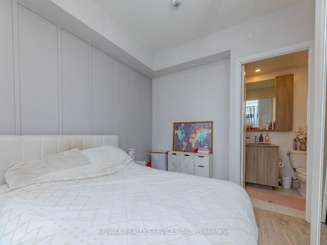 608 - 70 Annie Craig Dr