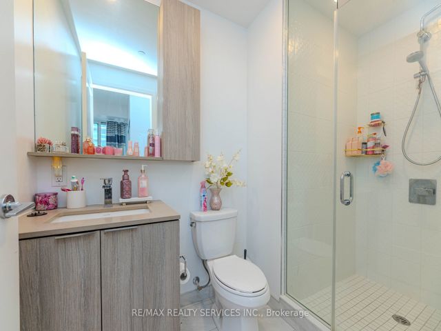 608 - 70 Annie Craig Dr