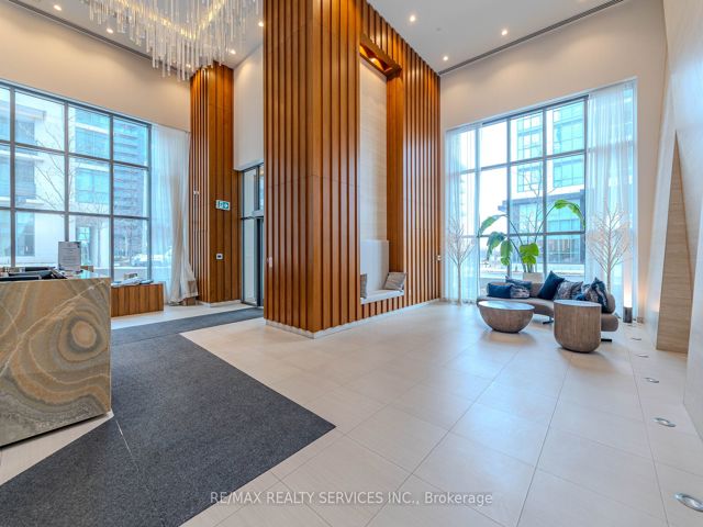 608 - 70 Annie Craig Dr
