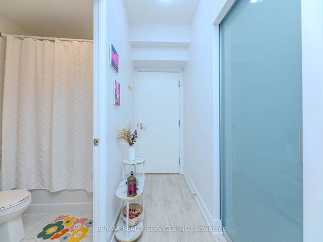 608 - 70 Annie Craig Dr