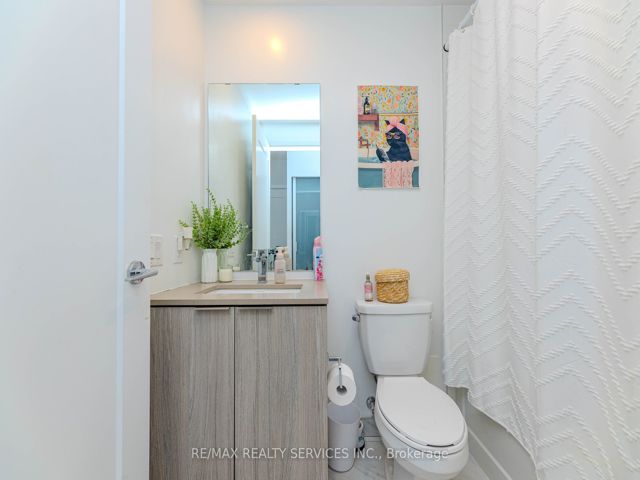 608 - 70 Annie Craig Dr