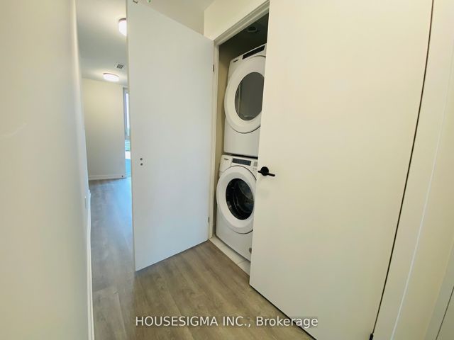429 - 2300 St Clair Ave W