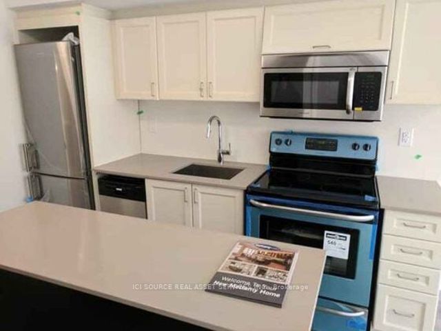 10 - 187 William Duncan Rd