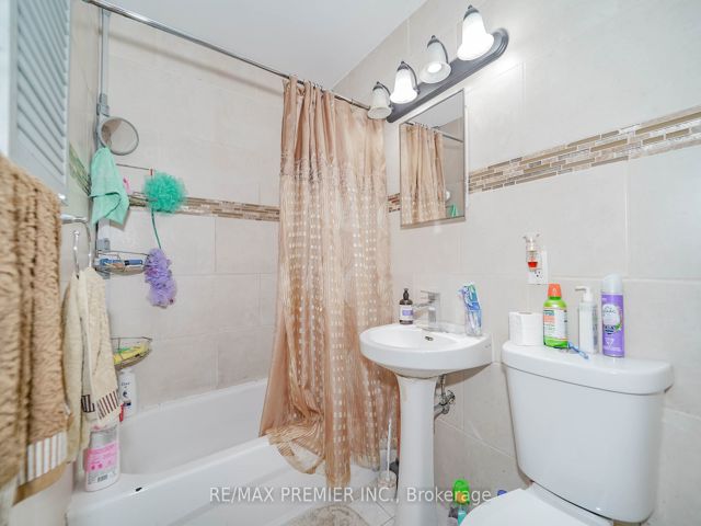 89 - 2901 Jane St E
