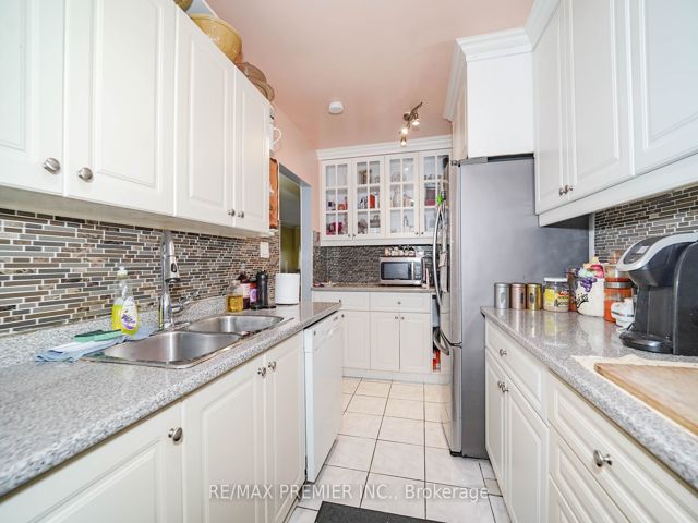 89 - 2901 Jane St E