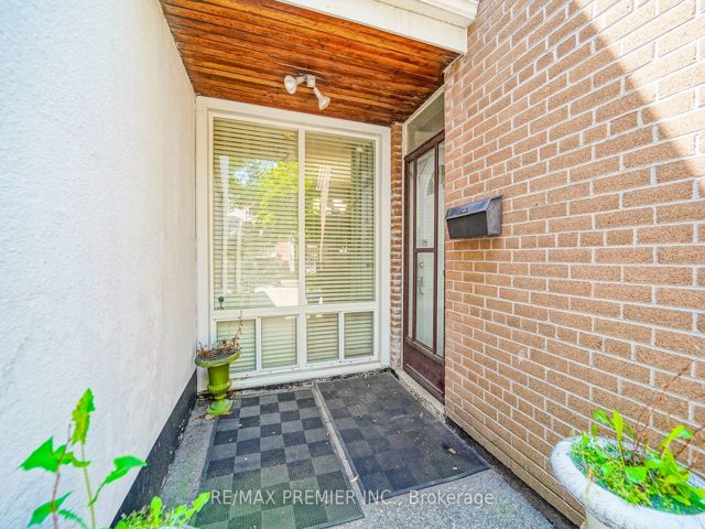 89 - 2901 Jane St E