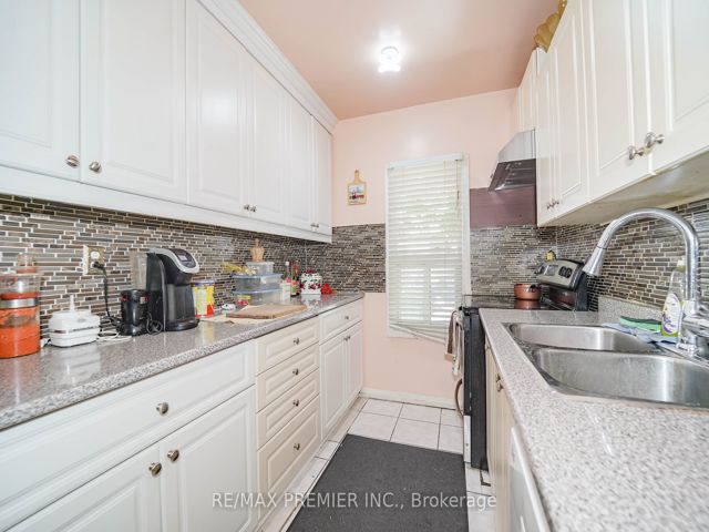 89 - 2901 Jane St E