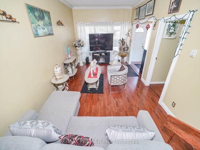 89 - 2901 Jane St E