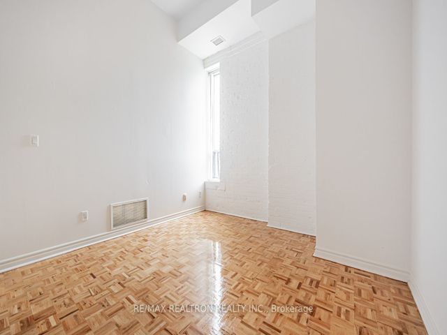 227 - 1401 Dupont St