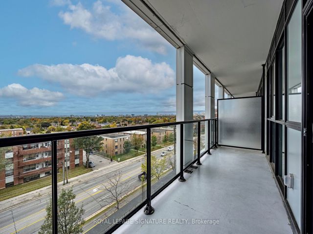 525 - 50 George Butchart Dr