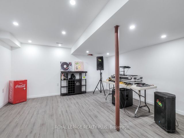 57 - 45 Bella Vista Way