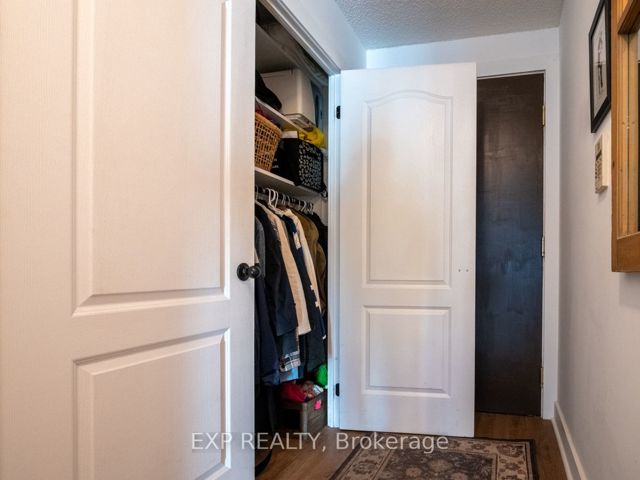 501 - 2111 Lakeshore Blvd W