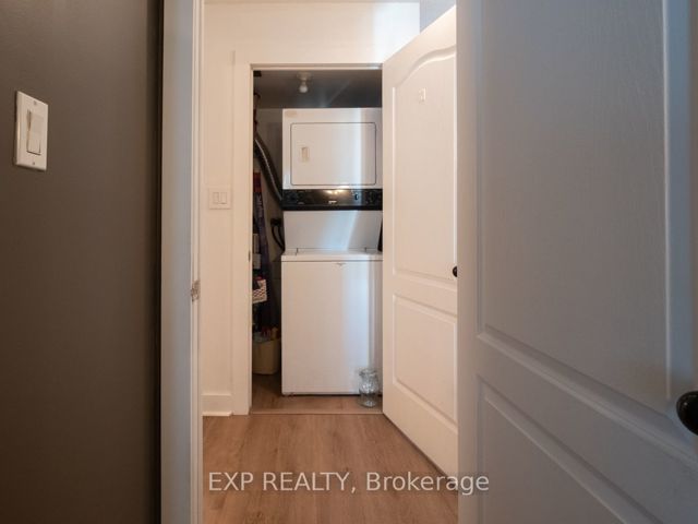 501 - 2111 Lakeshore Blvd W
