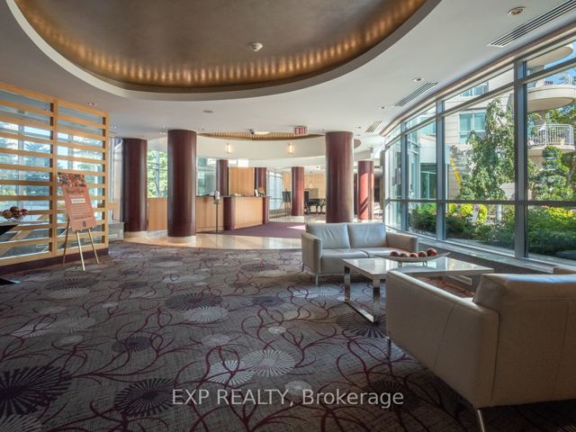 501 - 2111 Lakeshore Blvd W