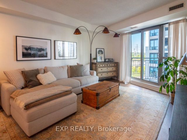 501 - 2111 Lakeshore Blvd W