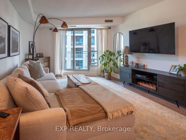 501 - 2111 Lakeshore Blvd W