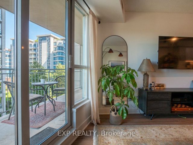 501 - 2111 Lakeshore Blvd W