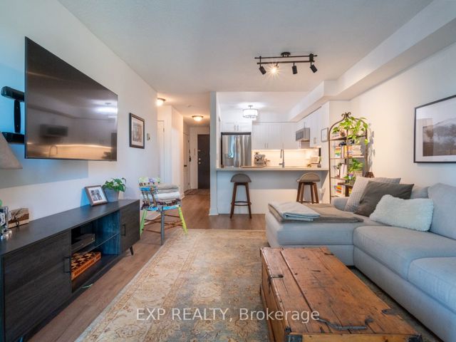 501 - 2111 Lakeshore Blvd W