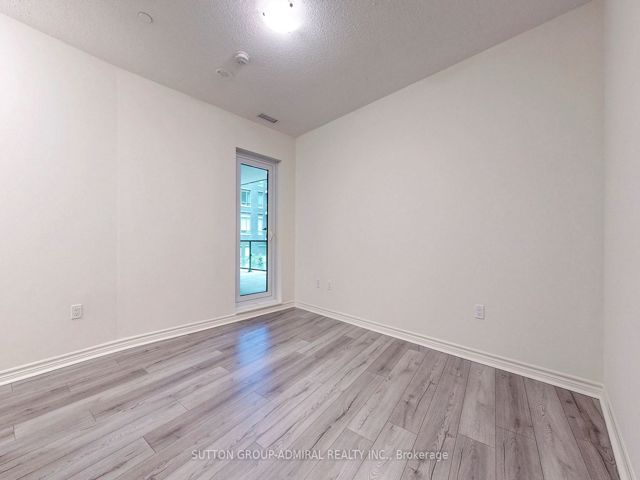 221 - 39 Annie Craig Dr